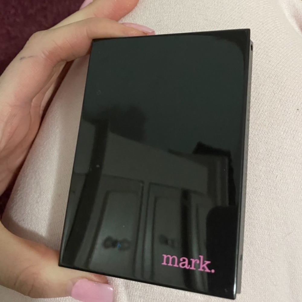Mark brand eye shadow pallete matte